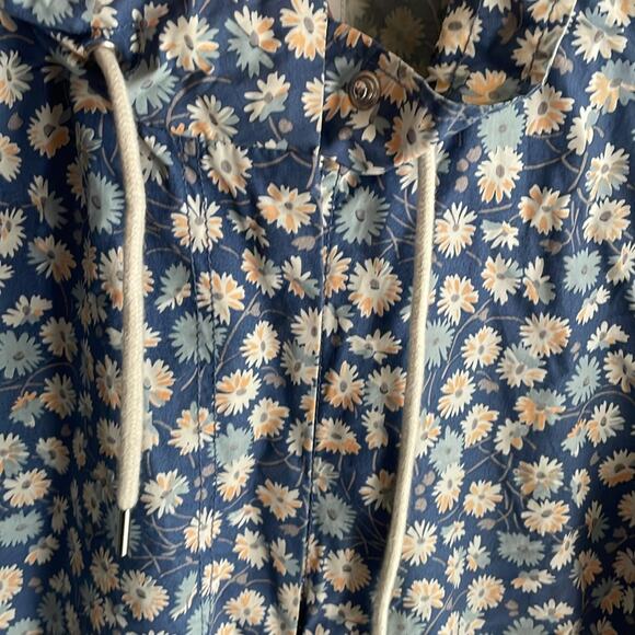 Madewell Ruffle-Neck Anorak Raincoat in French Floral - Picture 10 of 16